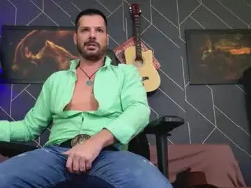 Chaturbate Free Porn Cam of aaronbomer