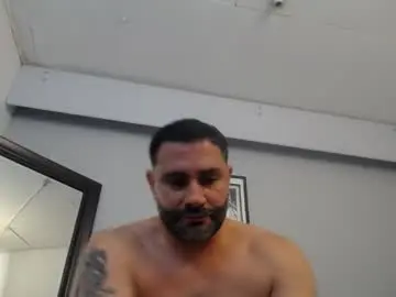 Chaturbate Live Sex Cam of jonas_beard1