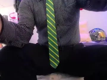 Chaturbate Live Sex Cam of jonas_beard1