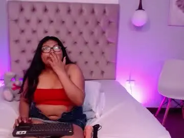 Chaturbate Live Sex Cam of kiri_black_