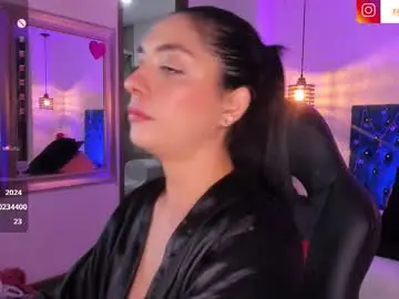 Chaturbate Live Sex Cam of isarogers_dl