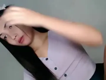 Chaturbate Live Sex Cam of pillow_whispers