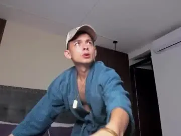 Chaturbate Live Sex of james_cute69