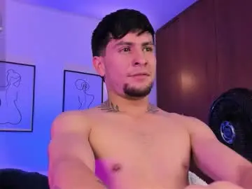 Chaturbate Live Sex Cam of valentinoo_10