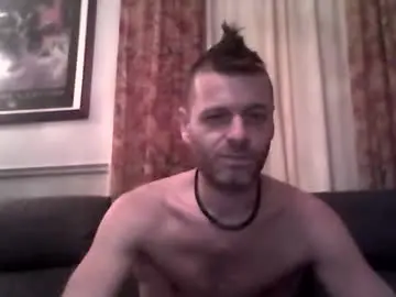 Chaturbate Live Sex Cam of maxthewolf