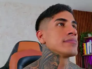 Chaturbate Free Porn Cam of chris_reilly