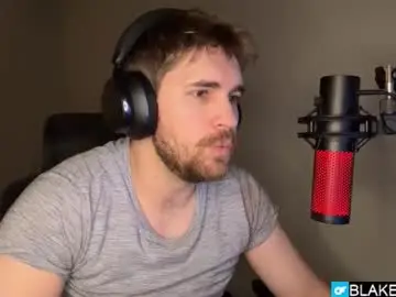 Chaturbate Free Live Porn of blakemiles2