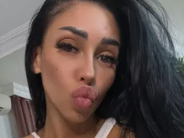 Imlive Sex Cam of MyaBlakk