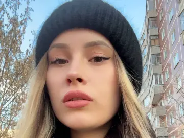 Imlive Adult Webcam of Emily_Bridget