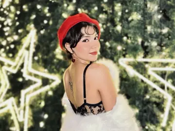 Livejasmin Free Porn Cam of ElizabethThaylor