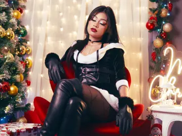 CristalMons from livejasmin