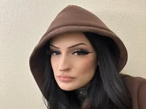 Ariaajadee from myfreecams