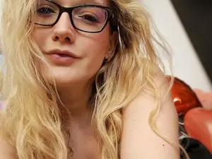 Myfreecams Watch Live Sex Cams of MonicMoon18