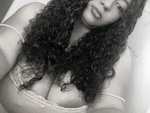 Myfreecams Best live sex cam show of Sara_Lucia