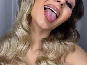 Myfreecams Nude Webcam of AnniaAnn