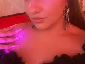 Myfreecams Sex Cam of SophieLuxe