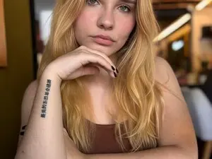 Myfreecams Nude Webcam of ClassyCarrie