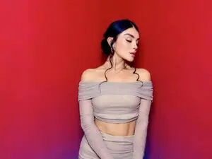 Myfreecams Sex Cam of HollyBrensone