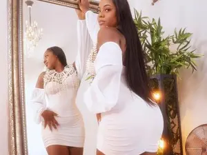 Myfreecams Live Sex Cam of Holly_J