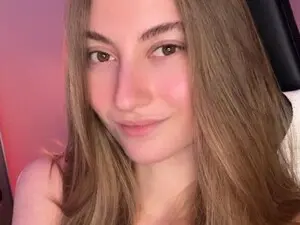 Lady_Curls from myfreecams