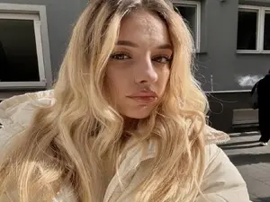 Myfreecams Live Sex Cam of EvelineGirl