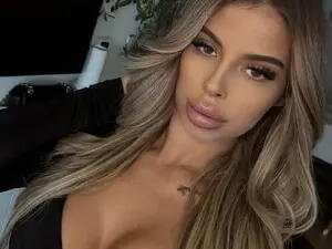 Myfreecams Live Sex Cam of aryaaxo