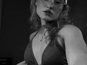 Myfreecams Live Sex Cam of roxyvenom