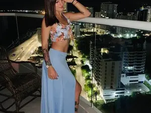 Myfreecams Sex Cam of Izzy_cum