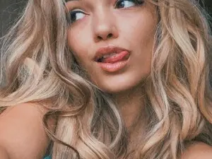 Myfreecams Best live sex cam show of BelleM