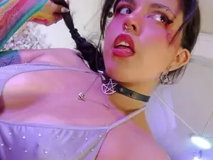 Myfreecams Watch Live Sex Cams of Ivannabellini