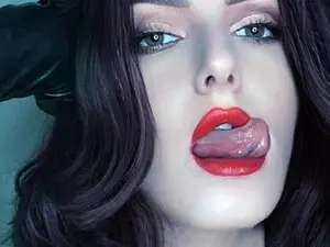 Myfreecams Watch Live Sex Cams of Red_Lips_Girl