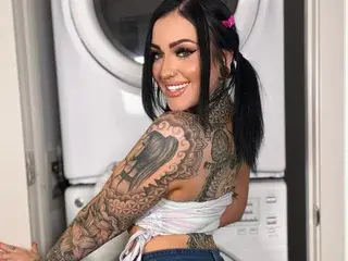 Streamate Free Porn Cam of NikitaRaeBlack