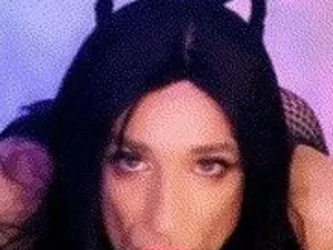 Streamate Live Sex Cam of LuvNuk69