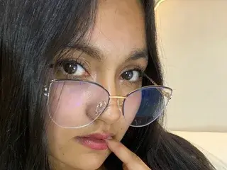 Streamate Nude Webcam of naughtyrose_vc