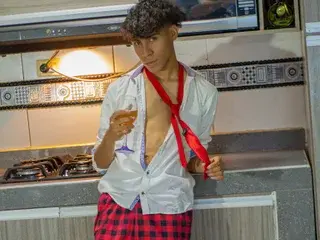 Streamate Nude Webcam of hugearmound