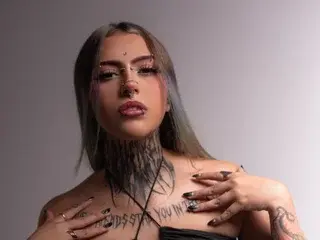 Streamate Nude Webcam of MALORYGREY