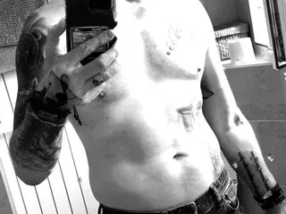 Mr_B_Naughty from streamate