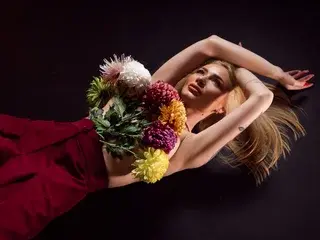 Streamate Live Porn of AngieShaen