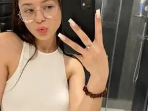 Streamate Live Sex Cam of Dinara_Betri