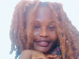 Streamate Live Sex Cam of Petite_me