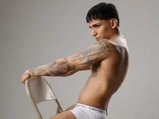 Streamate Nude Webcam of santicoxx