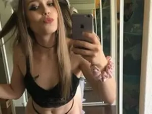 Streamate Adult Webcam of bubblybubbles