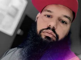 GuesssWho24 from streamate