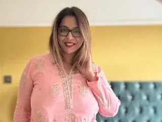 Streamate Adult Webcams of Zarah_Housewife