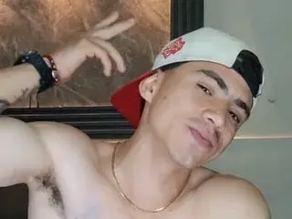 Zackwhiteee from streamate