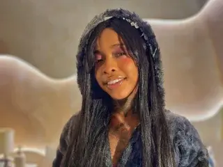 Pauline_Fox from streamate