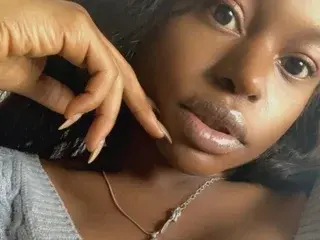 Streamate Watch Live Sex Cams of LexiLong111