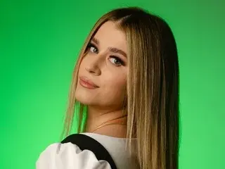 Streamate Live Porn of AlisAnne