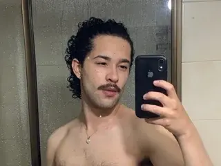 Streamate Sex Cam of GreenTimmy369