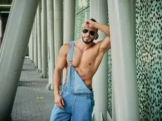 Streamate Sex Cam of aronbulgarelli019